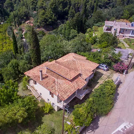 Villa With Private Garden Krésztena