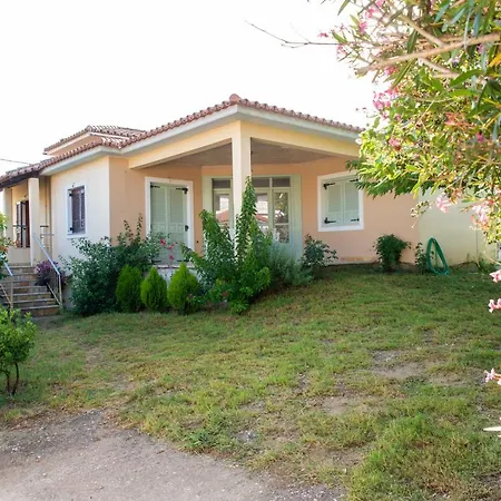 Вилла With Private Garden