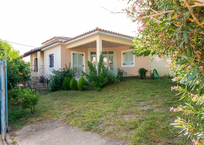 Вилла With Private Garden