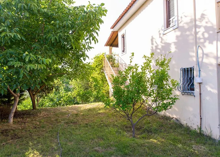 With Private Garden Крестена